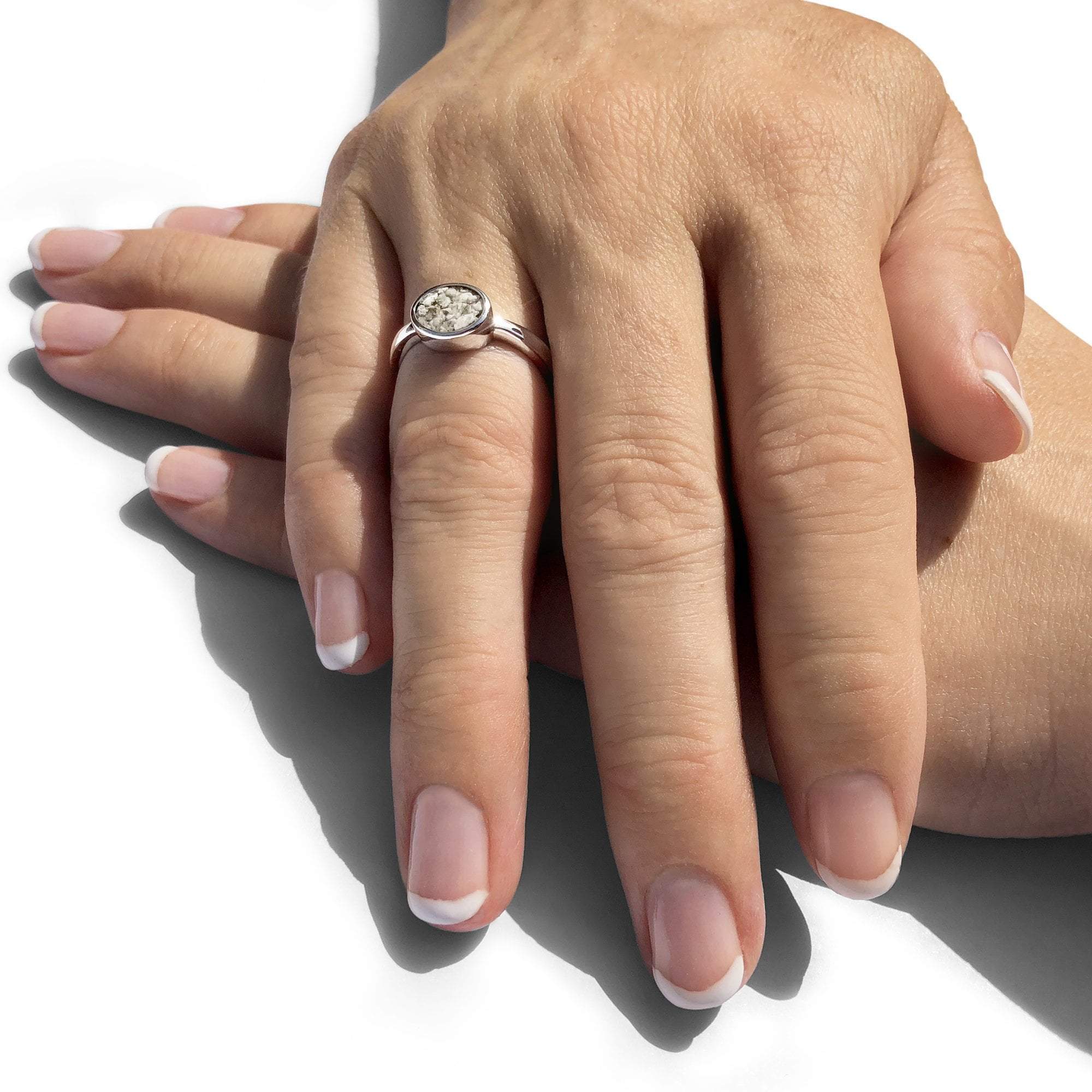 EverWith Ladies Oval Memorial Ashes Ring - EverWith Memorial Jewellery - Trade