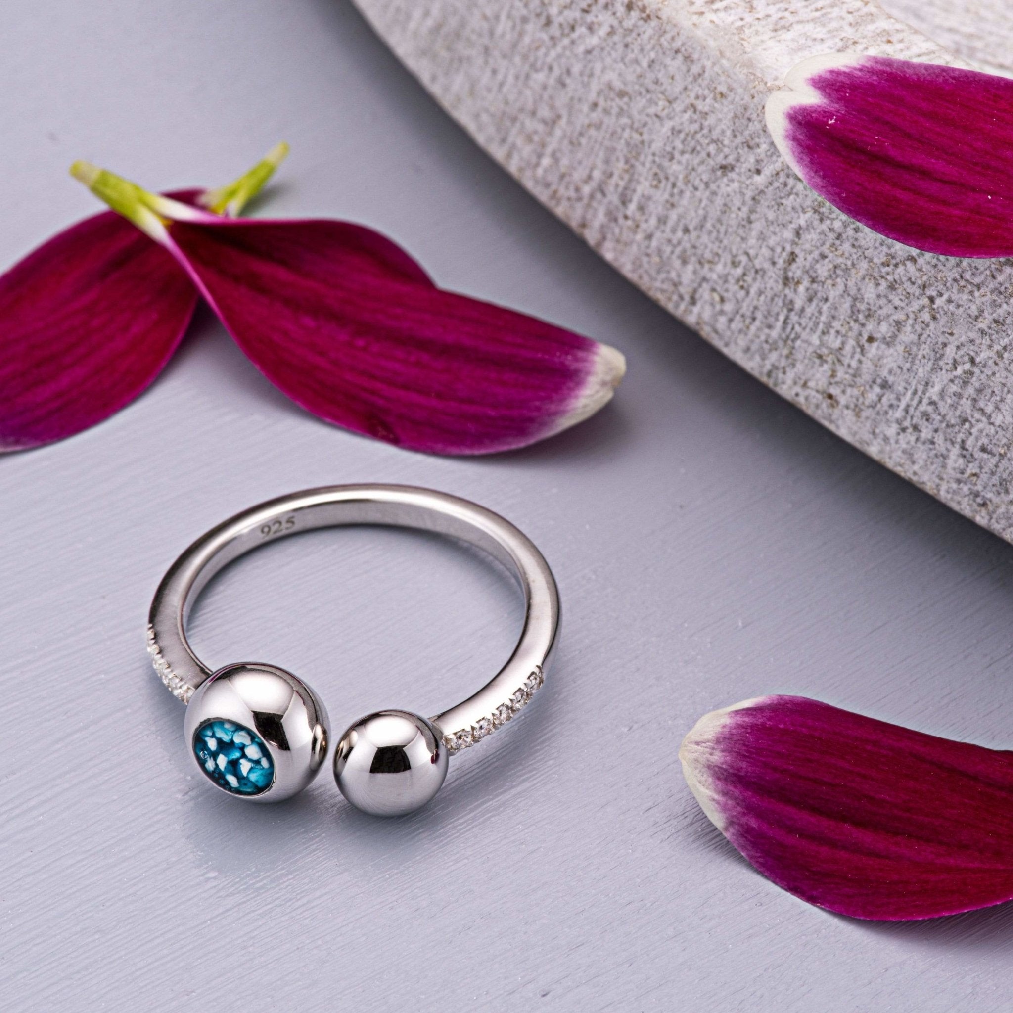 EverWith™ Ladies Rondure Array and Sphere Memorial Ashes Ring - EverWith Memorial Jewellery - Trade